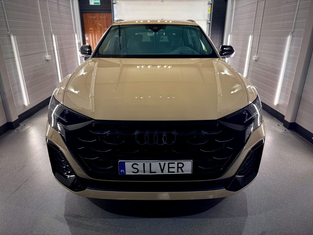 Piaskowy lakier Audi Q8 po nałożeniu powłoki ceramicznej Gtechniq CSL