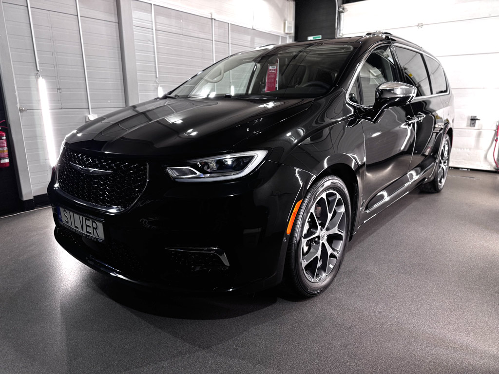 Chrysler Pacifica pokryty folią PPF i ceramiką