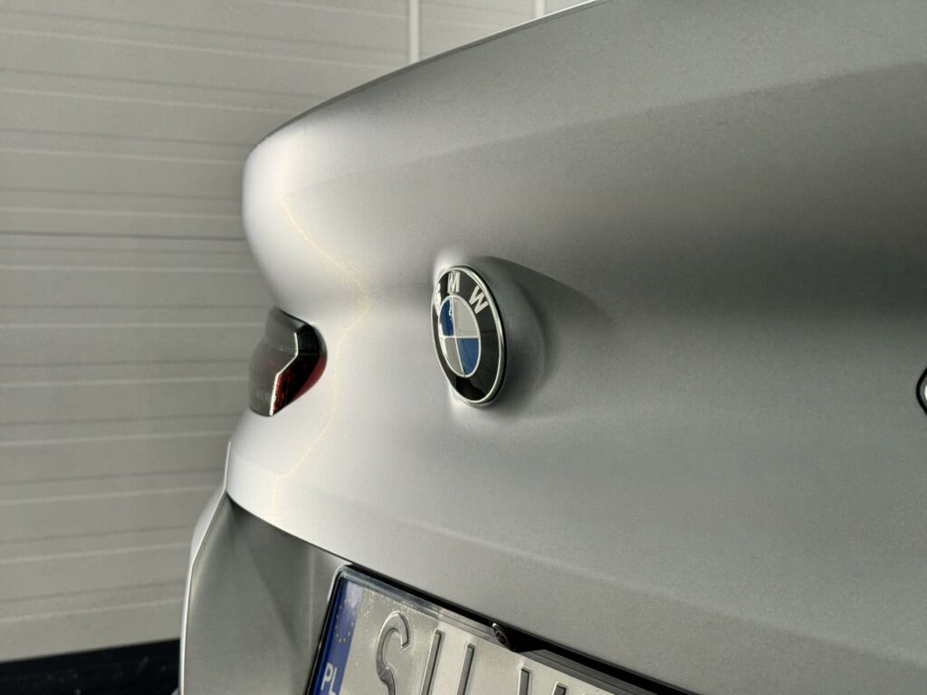 Detale karoserii BMW 850 po aplikacji folii PPF w matowym wykończeniu