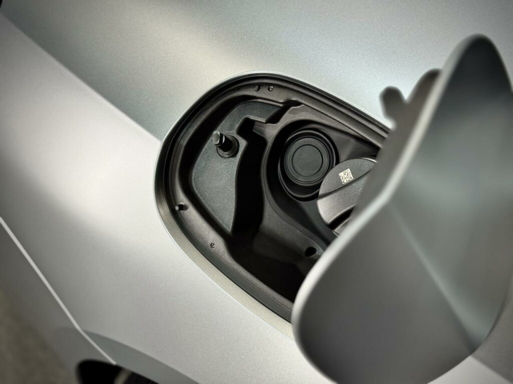 Detale karoserii BMW 850 po aplikacji folii PPF w matowym wykończeniu