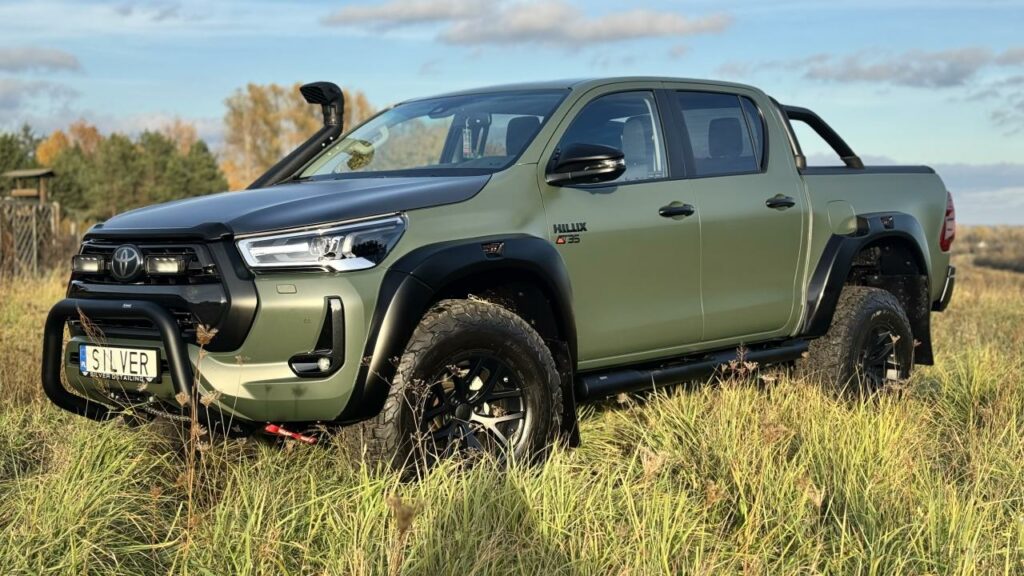 Toyota Hilux po pełnej zmianie koloru folią PPF w Silver Detailing