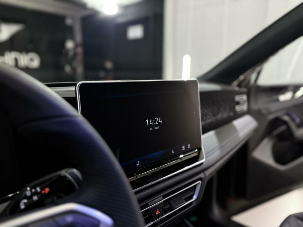 Zabezpieczenie samochodu folią ochronną PPF – realizacja