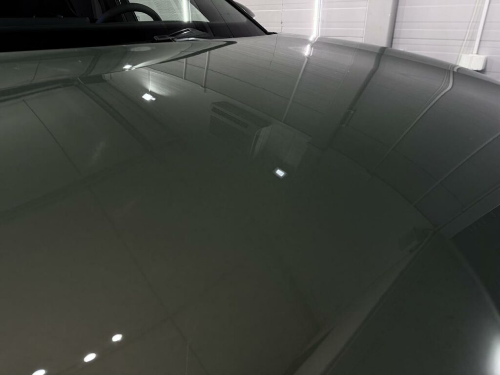 Proces oklejania auta folią PPF – ochrona przed uszkodzeniami