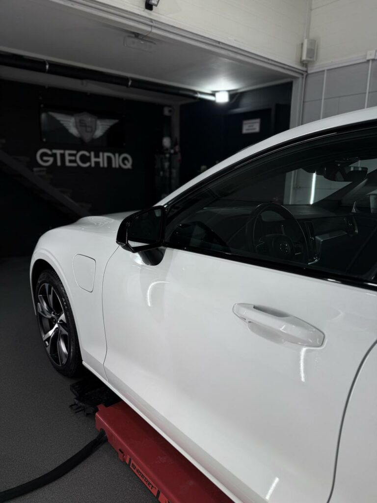 Lakier Volvo S60 po detailingu