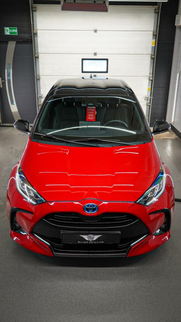Toyota Yaris po dwuetapowej korekcie lakieru, powłoce Gtechniq EXO i stylizacji przedniego