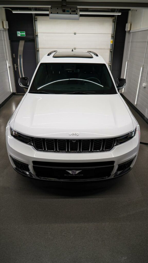 Jeep Grand Cherokee po jednoetapowej korekcie lakieru i aplikacji naturalnego wosku