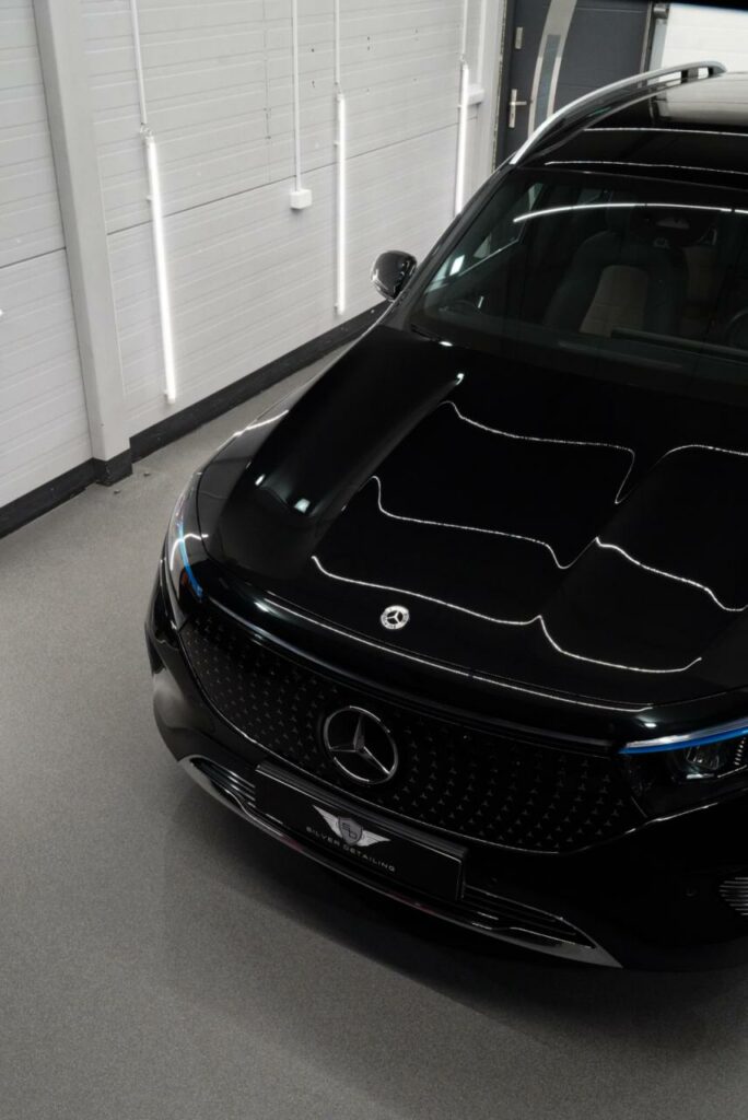 Przód Mercedesa EQB przygotowanego do zwrotu po leasingu