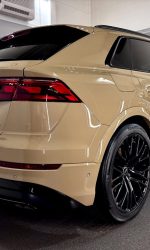 Tył Audi Q8 w kolorze piaskowym po aplikacji powłoki ceramicznej CSL