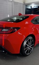 Toyota GR86 w Silver Detailing podczas oklejania folią PPF