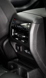 Wnętrze Jeepa Grand Cherokee po czyszczeniu i impregnacji skór