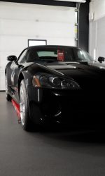 Reflektor i przedni element Dodge’a Vipera po detailingu lakieru