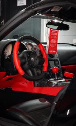 Wnętrze Dodge’a Vipera po renowacji kierownicy i elementów użytkowych
