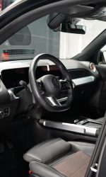 Kabina Mercedesa EQB po detailingu przed zwrotem samochodu