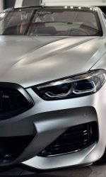 Szyba czołowa BMW 850 zabezpieczona folią ochronną WPS